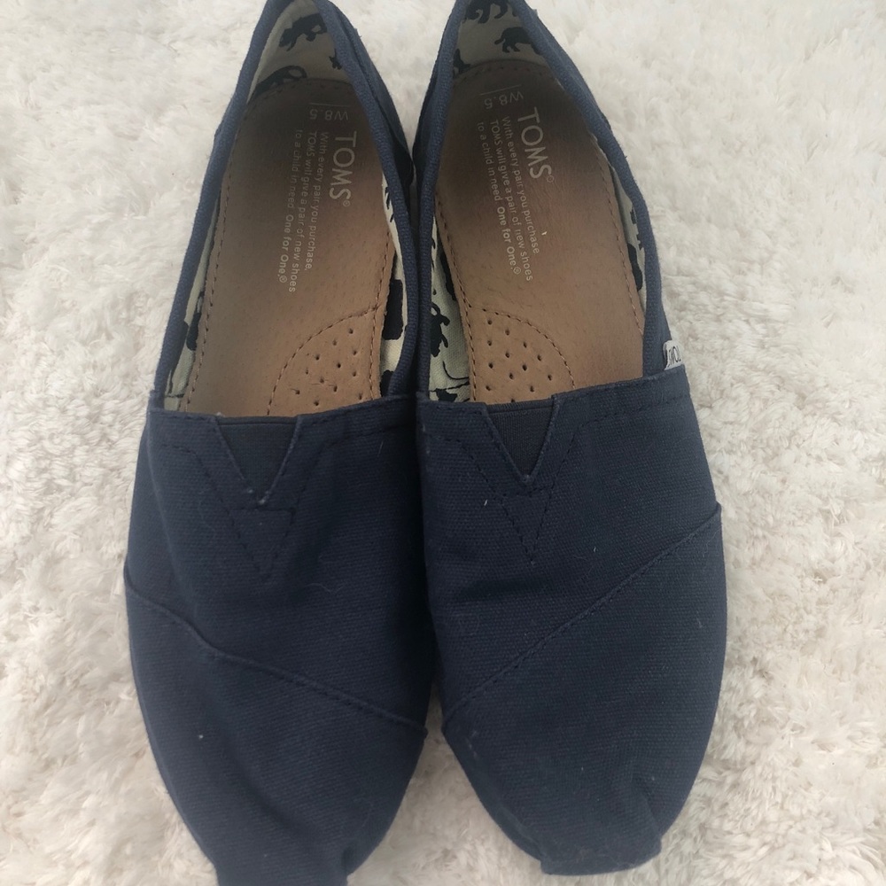 Toms Size 8.5 worn once! Navy blue!
